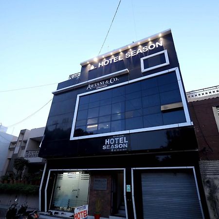Hotel Season Ahmedabad Buitenkant foto