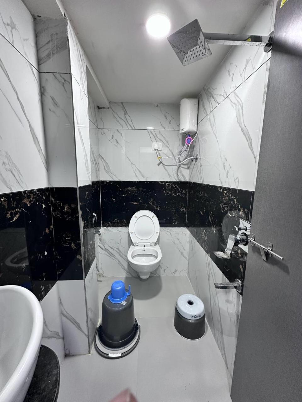 Hotel Season Ahmedabad Buitenkant foto