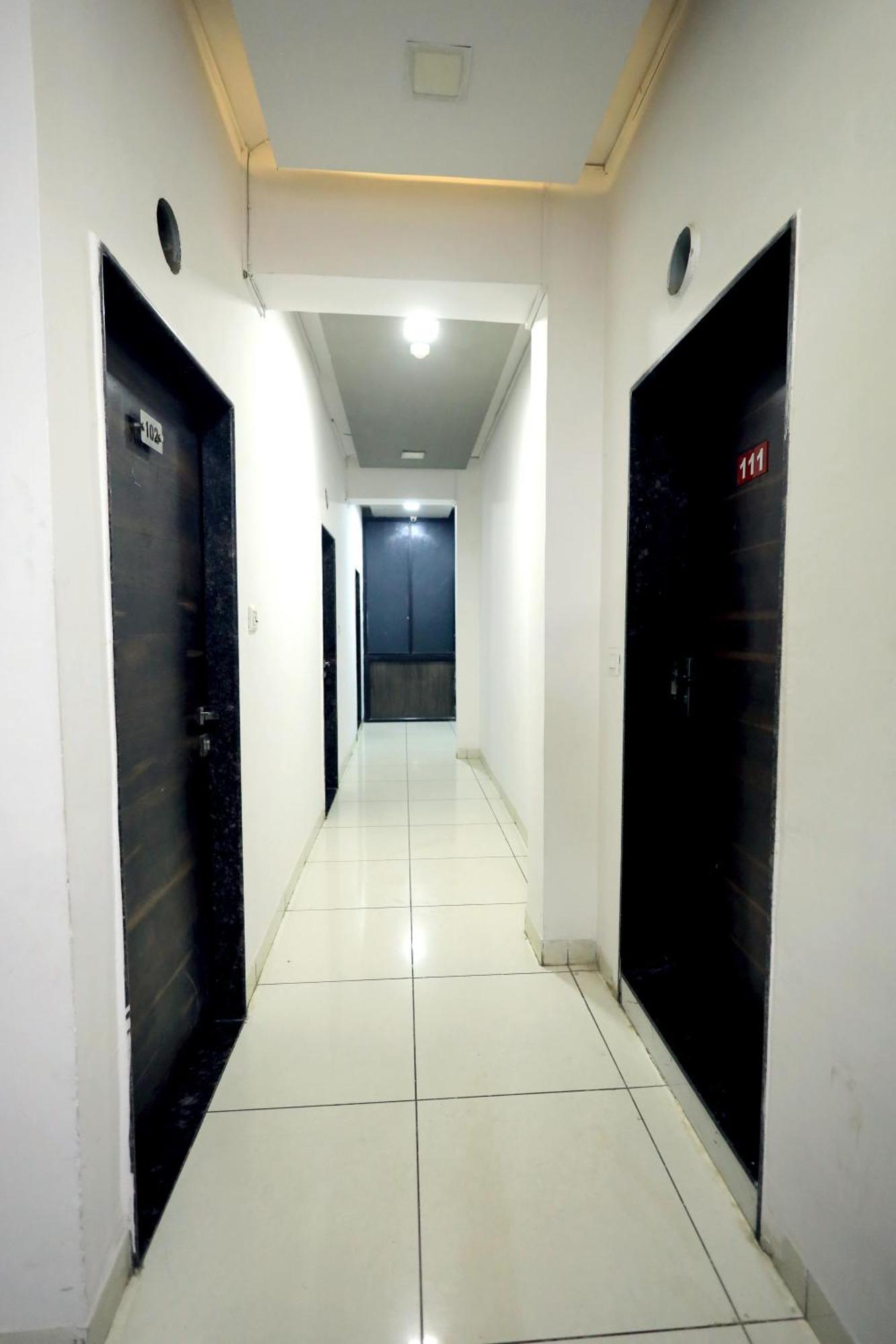 Hotel Season Ahmedabad Buitenkant foto