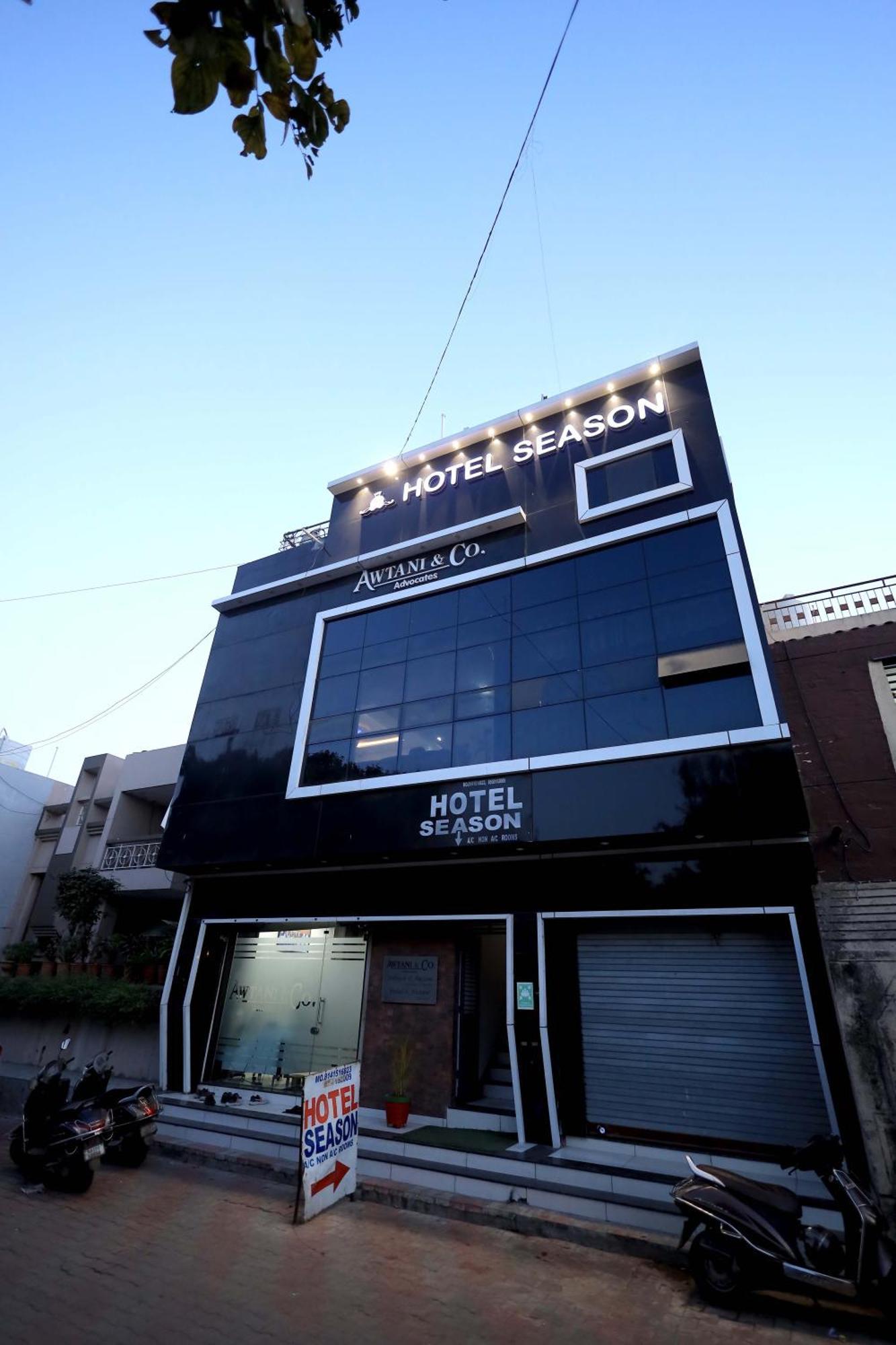 Hotel Season Ahmedabad Buitenkant foto
