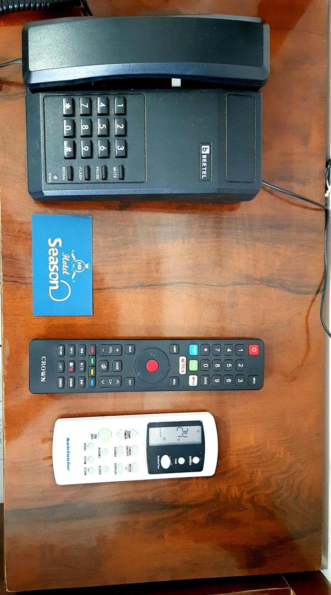 Hotel Season Ahmedabad Buitenkant foto