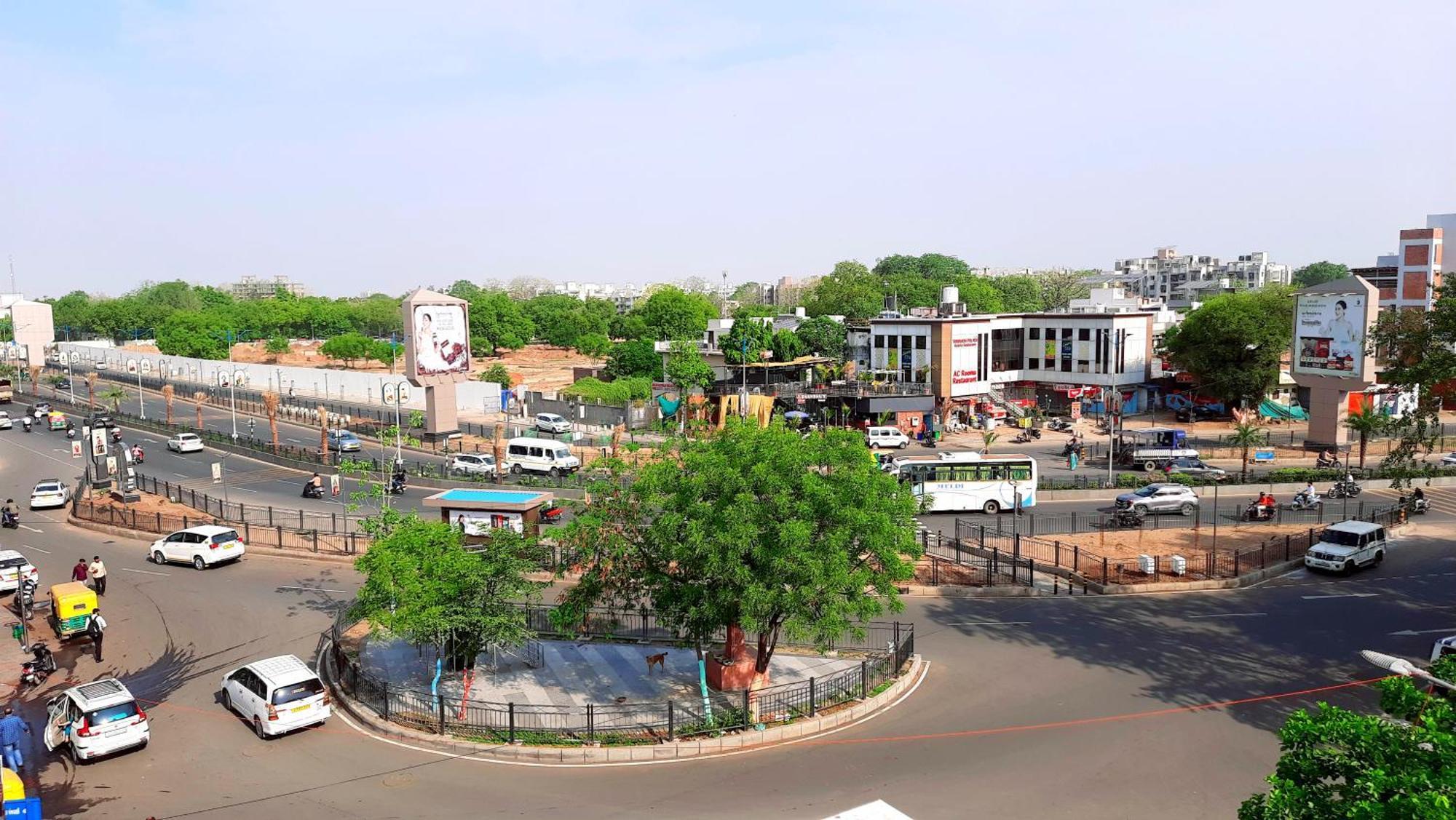 Hotel Season Ahmedabad Buitenkant foto