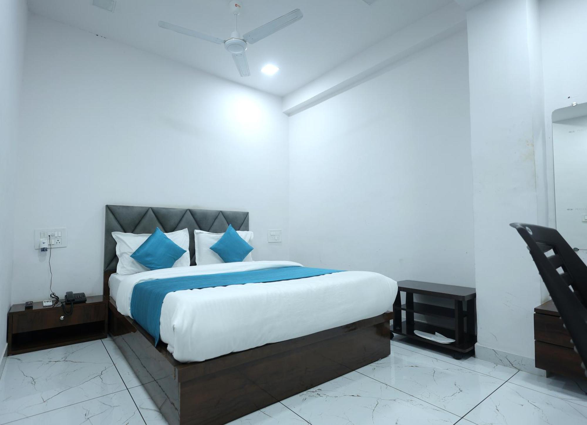 Hotel Season Ahmedabad Buitenkant foto