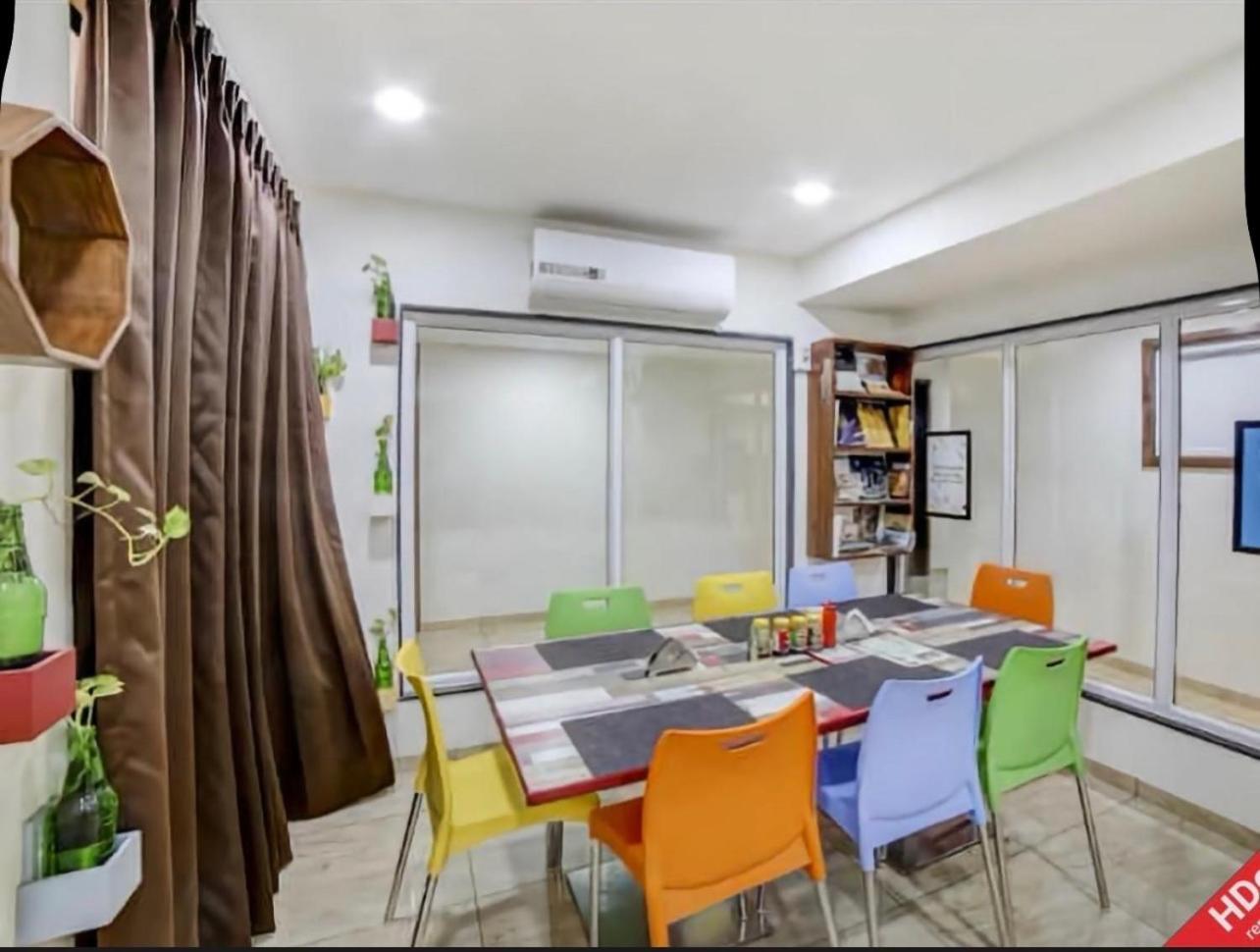 Hotel Season Ahmedabad Buitenkant foto